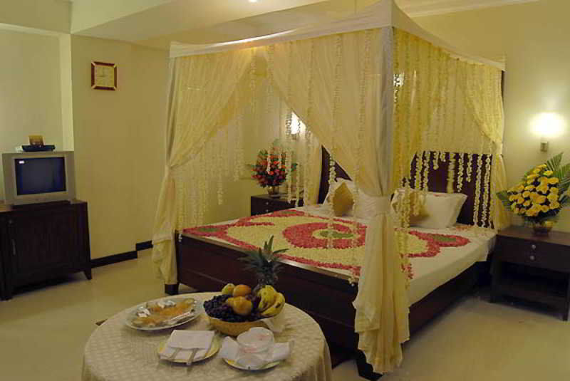 Breeze Hotel Chennai Exterior photo