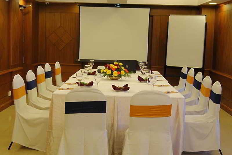 Breeze Hotel Chennai Exterior photo