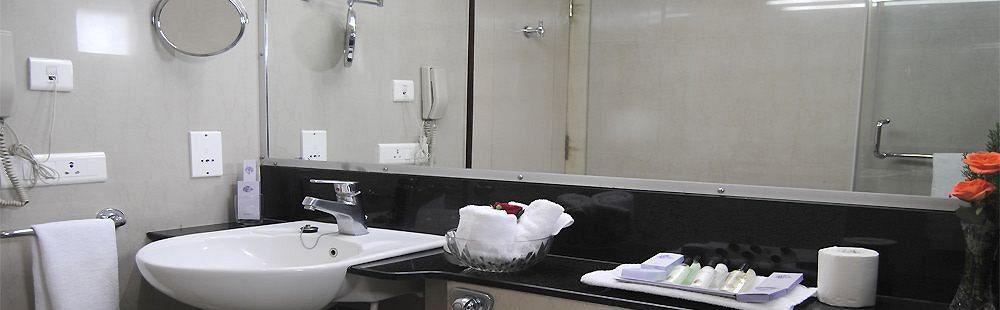 Breeze Hotel Chennai Exterior photo