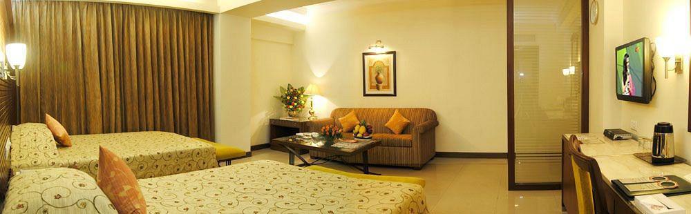 Breeze Hotel Chennai Exterior photo